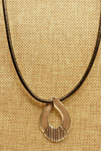 A63 chico black leather - chico's,