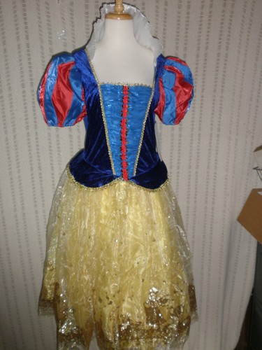 Disney store snow white - store,