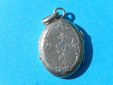 PENDENTIF  RELIQUAIRE PORTE