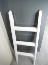 ECHELLE EN BOIS MASSIF  DE LIT