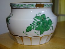 HEREND BEAU  VASE VENTRU MODELE APPONYI VERT PORCELAINE