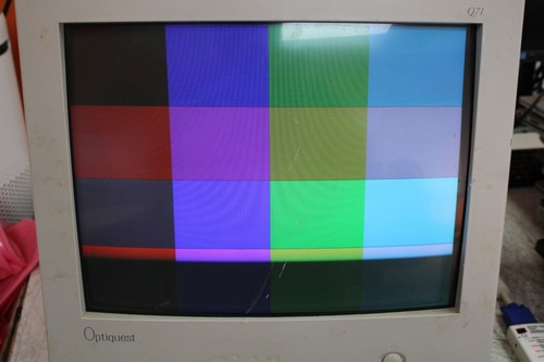 Scratched screen optiquest q71 - scratched,