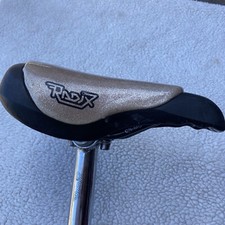 Radix Mid School BMX Seat and post 25.4 Alliant Dirt master Axxis