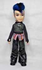 POUPÉE  BRATZ - DOLL GARÇON PUNK BOY EITAN  AVEC VETEMENTS - MGA
