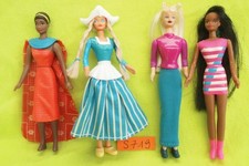 Poupée S719 :  lot 4 mini