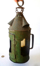 LANTERNE À BOUGIE EN FER PEINT FIN XIXè ou DÉBUT XXème