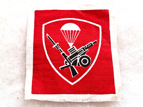Insigne tissu militaire - un,