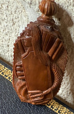 FLACON A SENTEUR EN NOIX DE COROZO - Sirène et instruments musique -  XIXème