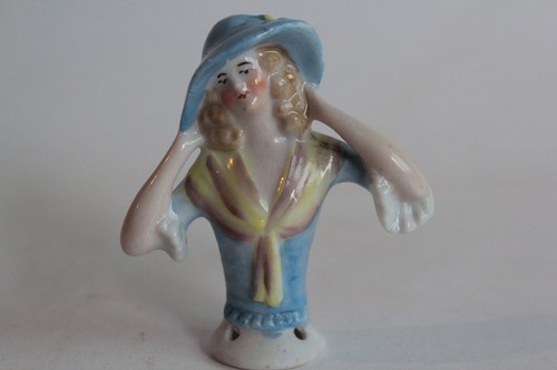 Demi figurine porcelaine femme - demi,