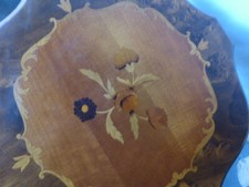 joli gueridon ,table tripode