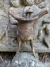 China vase JUE tripod cast iron antique 19th century? missing one foot 19cm high epoch