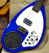 Ampli intégré VOX APC-1 BL et guitare électrique rythmique bleu modèle 2024 a...