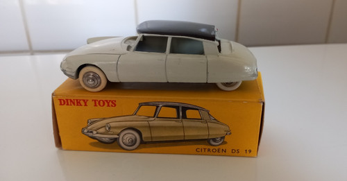 Dinky toys citroen 19 - ds,