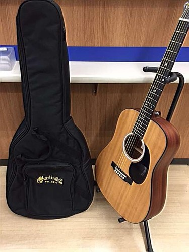 Guitare acoustique électrique