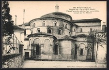 CPA Souillac /Lot, Coupole de l´église, XIIe siècle, avec édifice occupé par le 