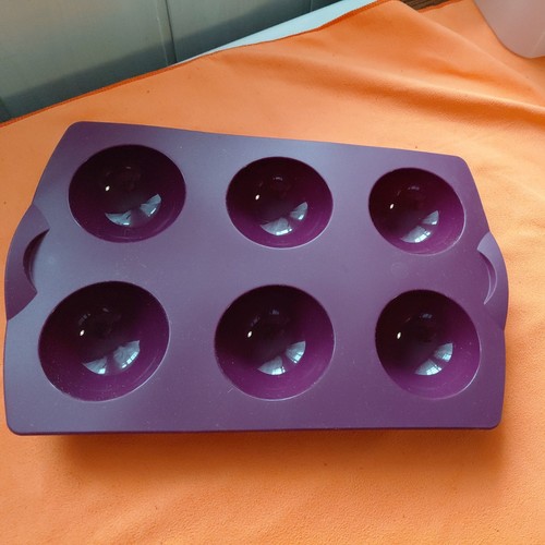Tupperware moule silicone dome
