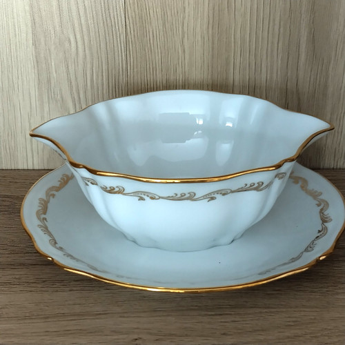 Saucière sur plat - saucière, dormant