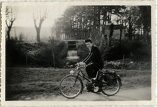 OLD PHOTO - VINTAGE SNAPSHOT - MOPED SOLEX MOPED - MOTORBIKE 2