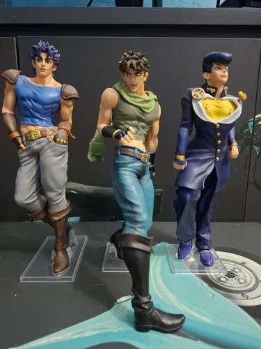 Lot figurine jojo - lot,