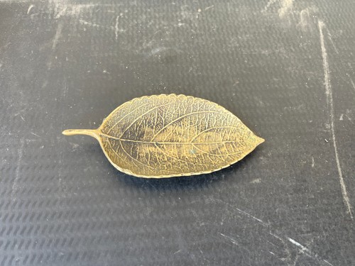 Vide poche feuille - en, laiton