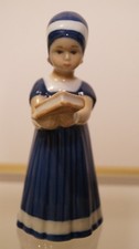 Royal Copenhagen #077 Girl with Book Figurine – Hand Painted – Denmark Vintage