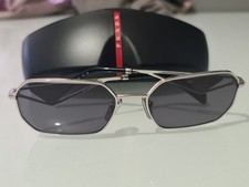 Lunettes de Soleil Prada