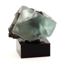 Pierres et Minéraux. Fluorite verte. 109.6 ct. Massif des Aravis, Haute-Savoie,