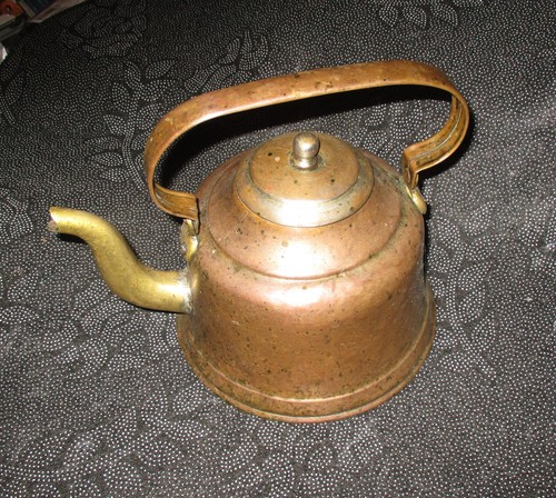 Vieille bouilloire cuivre - bouilloire, en