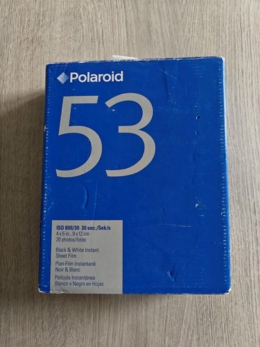 Polaroid instant 9 - b&w,