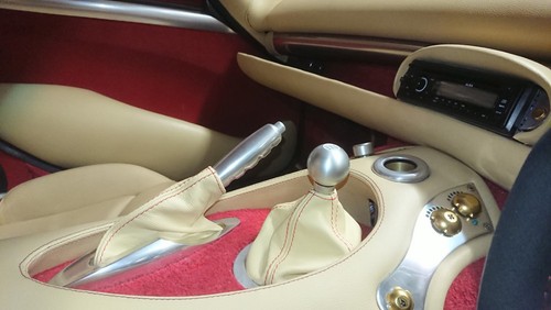 Couture rouge pour - couture, tvr