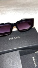 Lunettes de soleil Prada