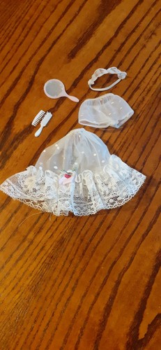 Barbie vintage tenue ruffles - barbie,