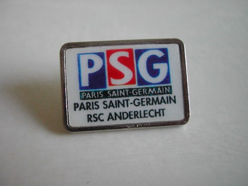 Pin football psg paris - pin's,