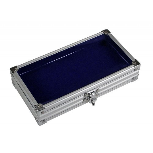 Aluminum display case for