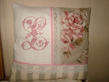Coussin roses anciennes sur