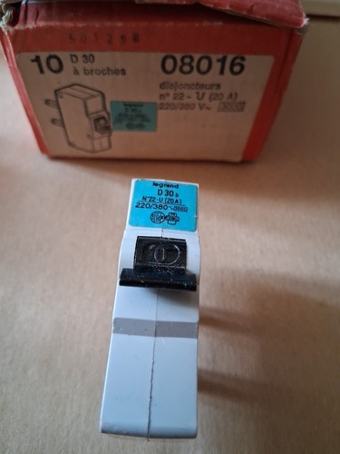 Legrand disjoncteur broche - disjoncteur, a