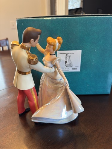 Wdcc disney cinderella so - disney, “so