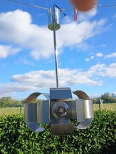 Suspension Lustre Space age en