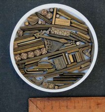 Lot de fers à dorer plaque matériel reliure dorure ancien cuir bronze/laiton.