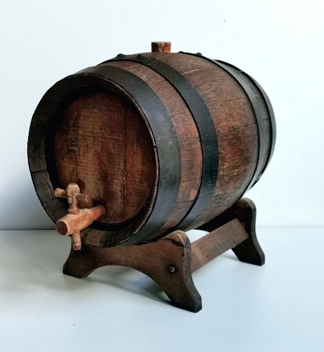 Ancien petit tonneau - , fût