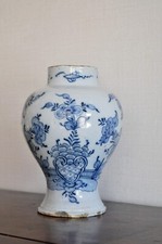 Pot en faience de Delft début