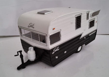 Caravane 1/24 - Shasta