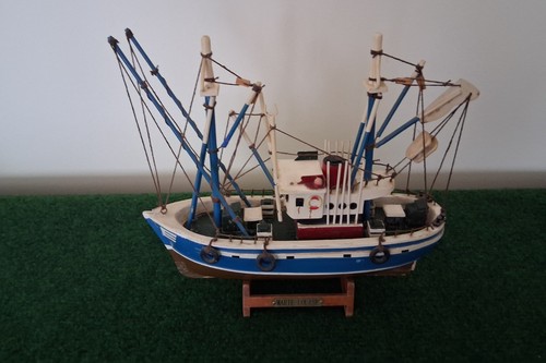 Bateau chalutier crevettes - à,