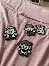 Sacha, Regis, Pikachu et le Professeur Chen en Perle Hama