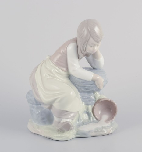 Nao spain figurine en - nao,, spain.