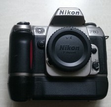 Nikon F80  +  MB 16