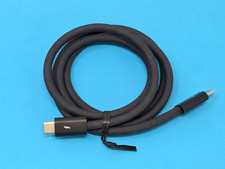 Apple Thunderbolt 4 Pro Cable - 1 m - Black - Used