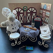 Hoppy with “Paris Bistrot Le Lapin Rotund”-Table/Chairs, Backdrop, Food, Outfit