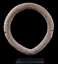 Monnaie d'échange Tolaï, big currency ring shell, oceanic art, papua new guinea