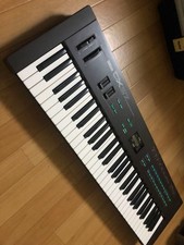 Yamaha DX27 Digital Keyboard
